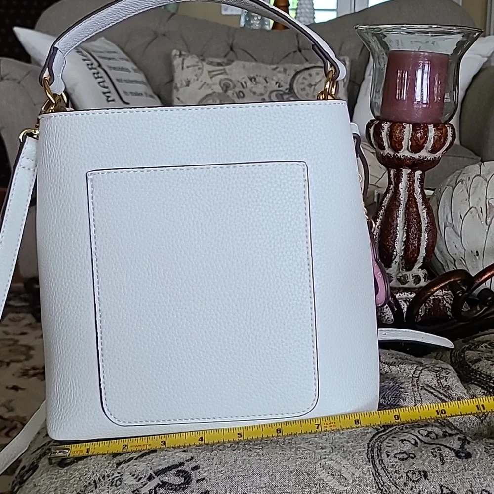 NWT Nanette Lepore White Loraine Bucket Bag with keyring mirror - Picture 5 of 8